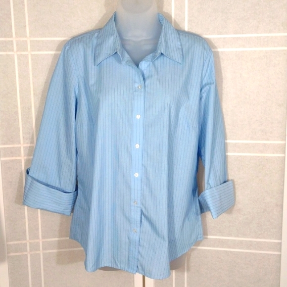 Izod Tops - No iron, fitted button-down shirt L
